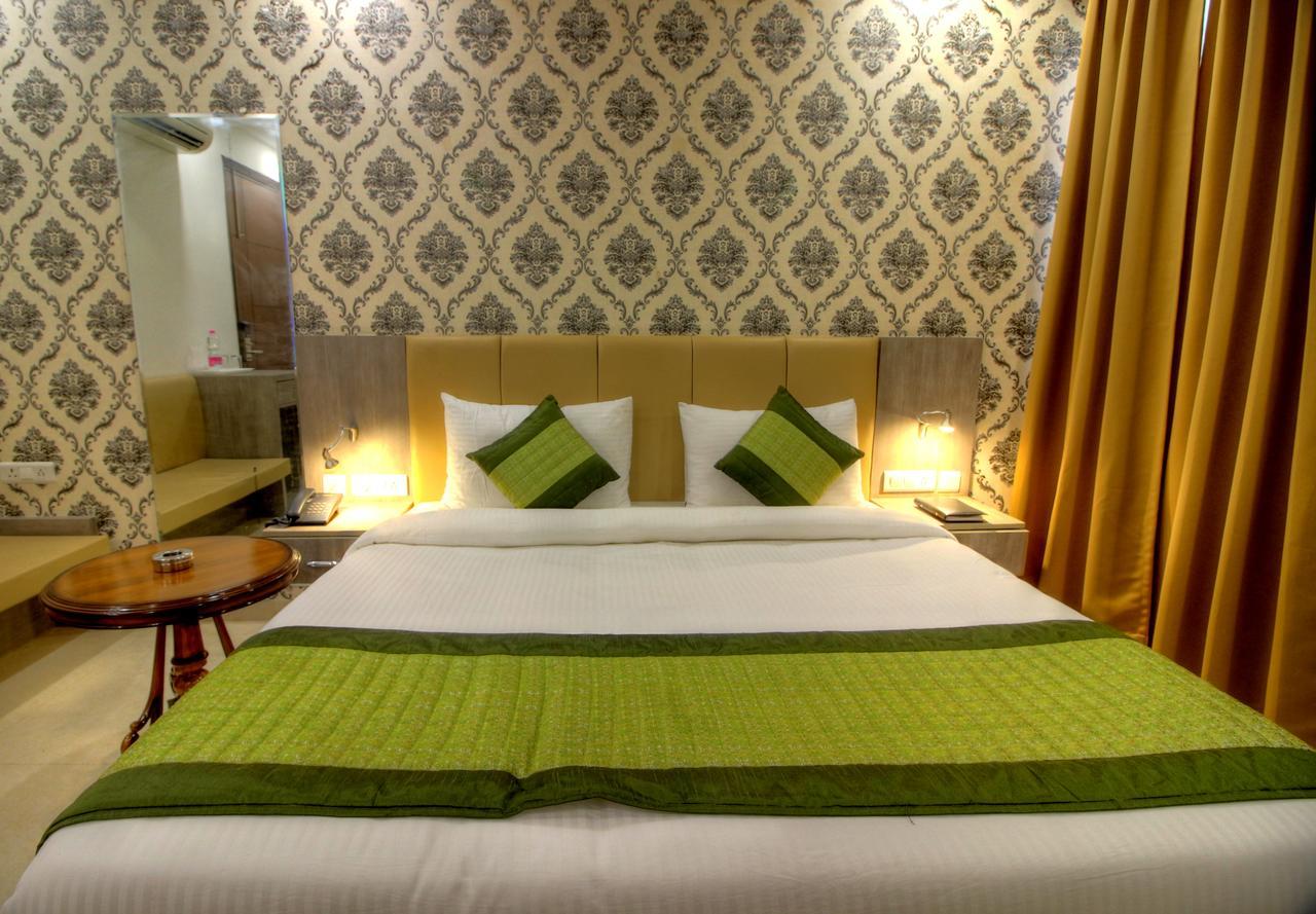 Hotel Almati Inn At Delhi Airport Nova Deli Exterior foto